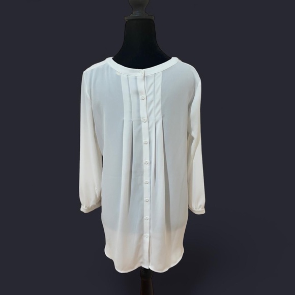 Pleione White Pleated High-Low Blouse with Back Buttons - Size Small - Picture 3 of 5
